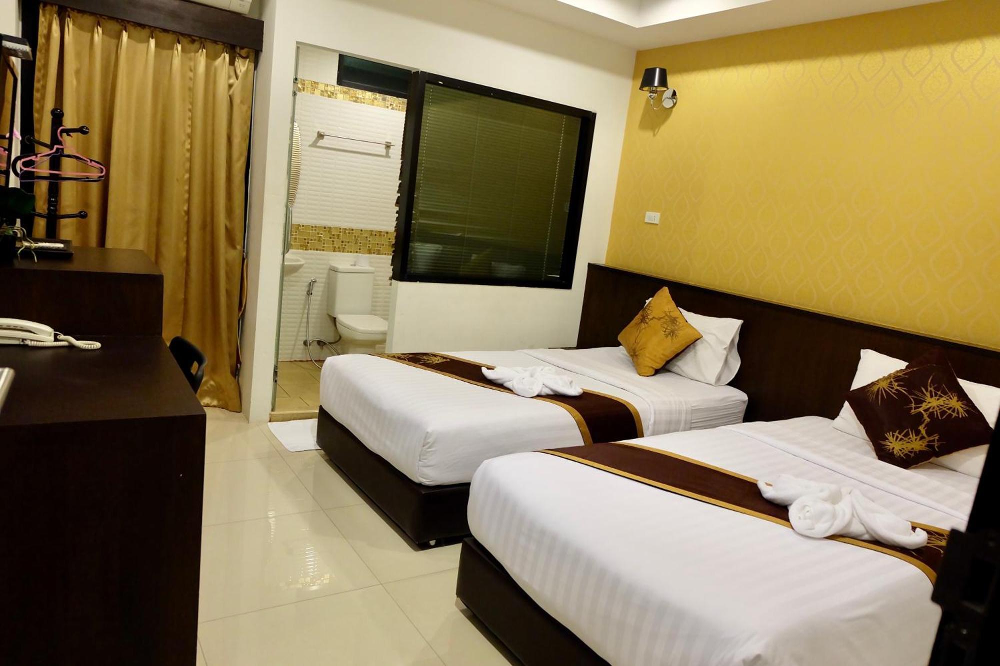 Adamaz House Hotel Bangkok Exterior photo
