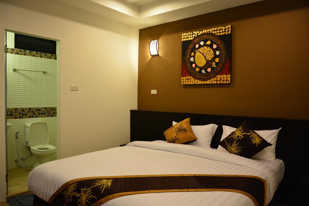Adamaz House Hotel Bangkok Exterior photo