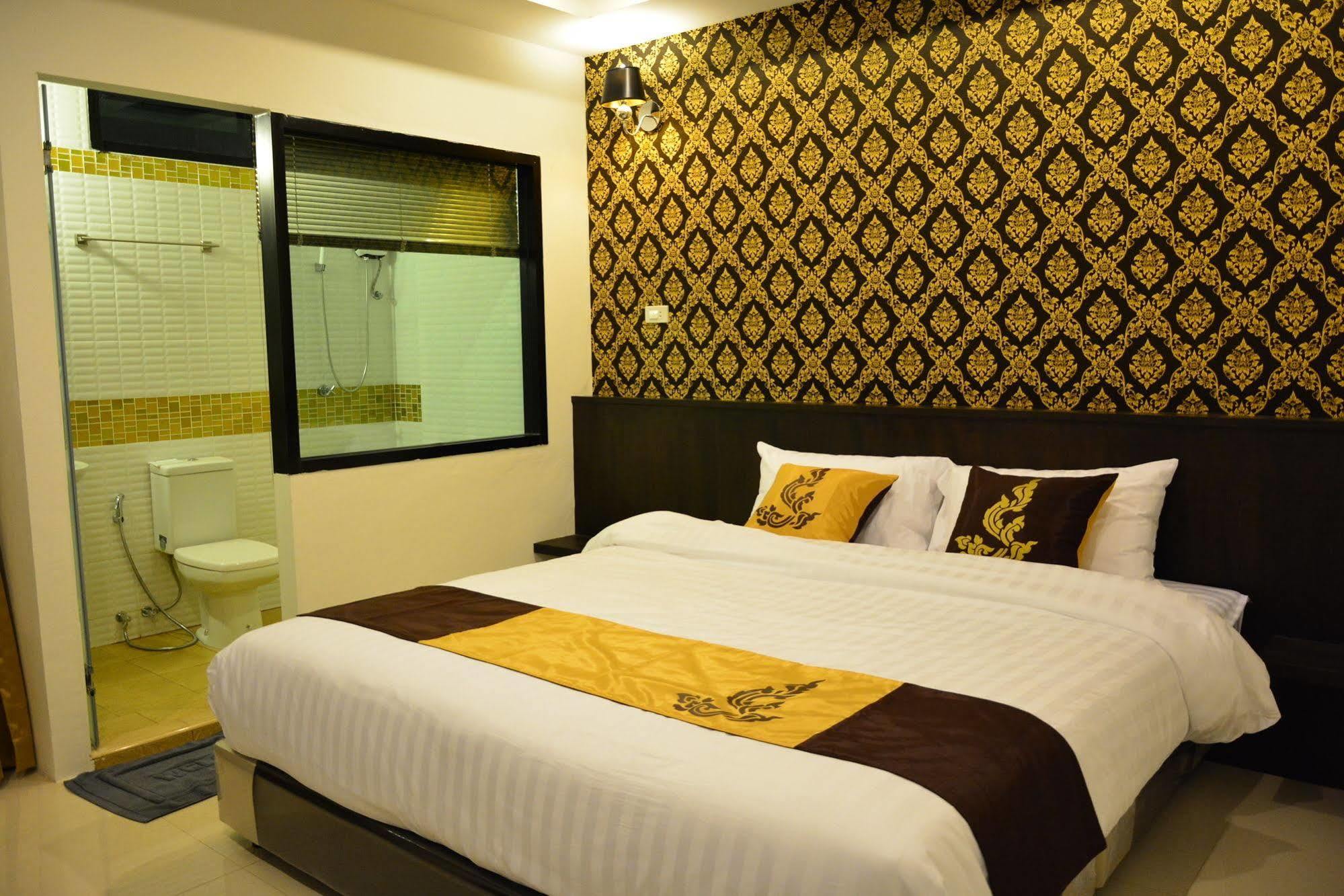 Adamaz House Hotel Bangkok Exterior photo